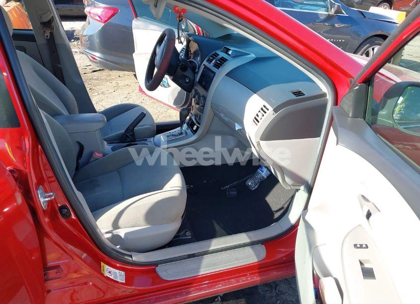 Photo 5 of 2013 Toyota Corolla LE (VIN 5YFBU4EE4DP152917)