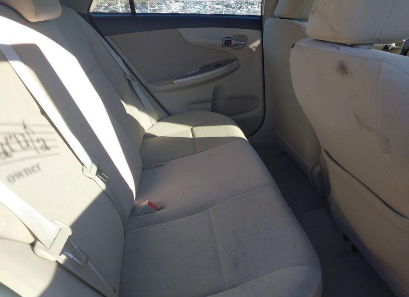 Photo 8 of 2013 Toyota Corolla LE (VIN 5YFBU4EE4DP162878)