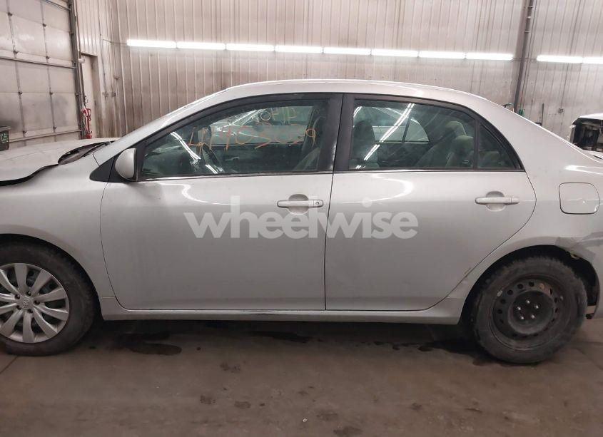 Photo 15 of 2013 Toyota Corolla LE (VIN 5YFBU4EE4DP167840)