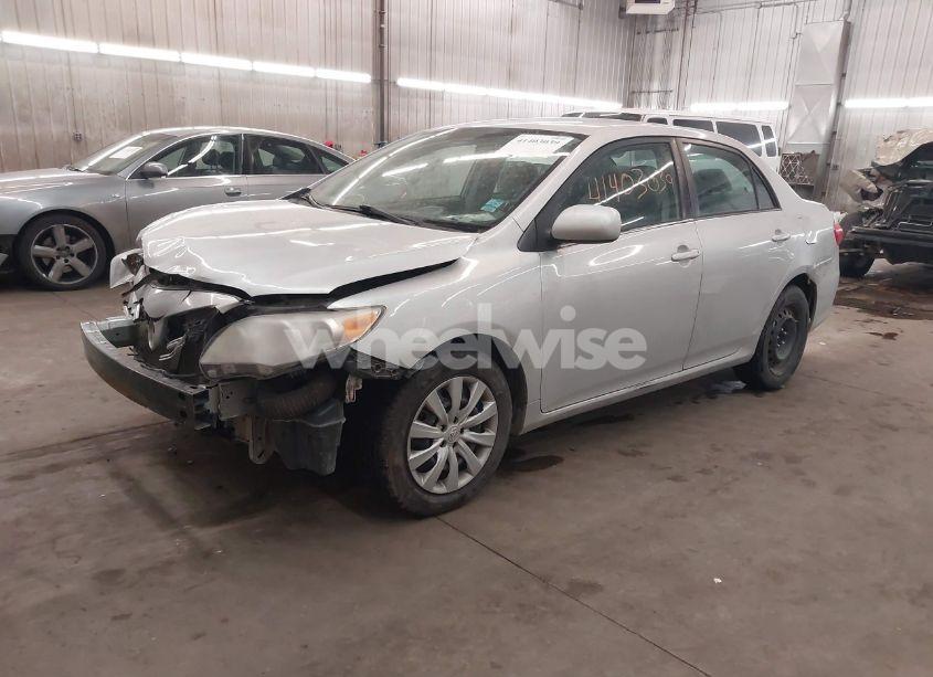 Photo 2 of 2013 Toyota Corolla LE (VIN 5YFBU4EE4DP167840)