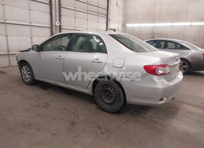 Photo 3 of 2013 Toyota Corolla LE (VIN 5YFBU4EE4DP167840)