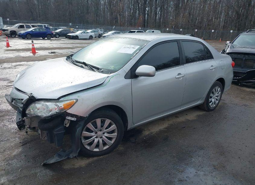 Photo 2 of 2013 Toyota Corolla LE (VIN 5YFBU4EE4DP177204)