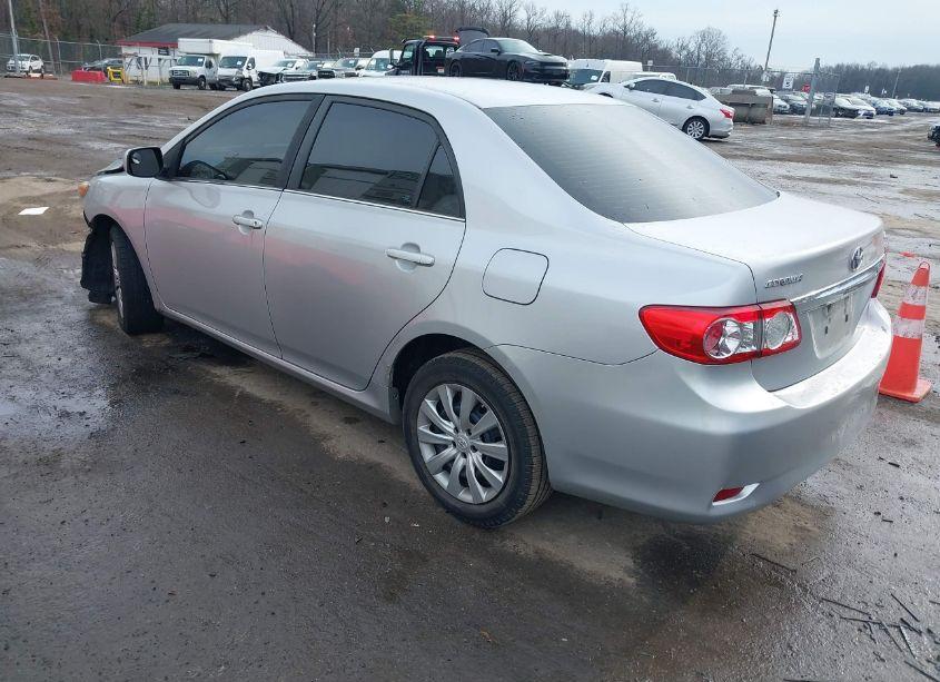 Photo 3 of 2013 Toyota Corolla LE (VIN 5YFBU4EE4DP177204)