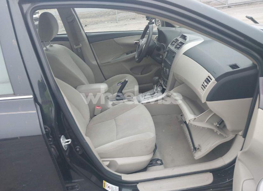 Photo 5 of 2013 Toyota Corolla LE (VIN 5YFBU4EE4DP180961)