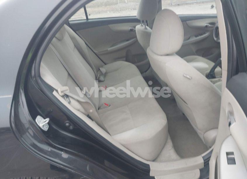 Photo 8 of 2013 Toyota Corolla LE (VIN 5YFBU4EE4DP180961)