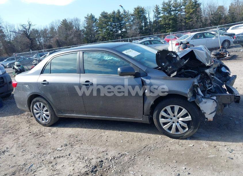 Photo 13 of 2013 Toyota Corolla LE (VIN 5YFBU4EE4DP185819)