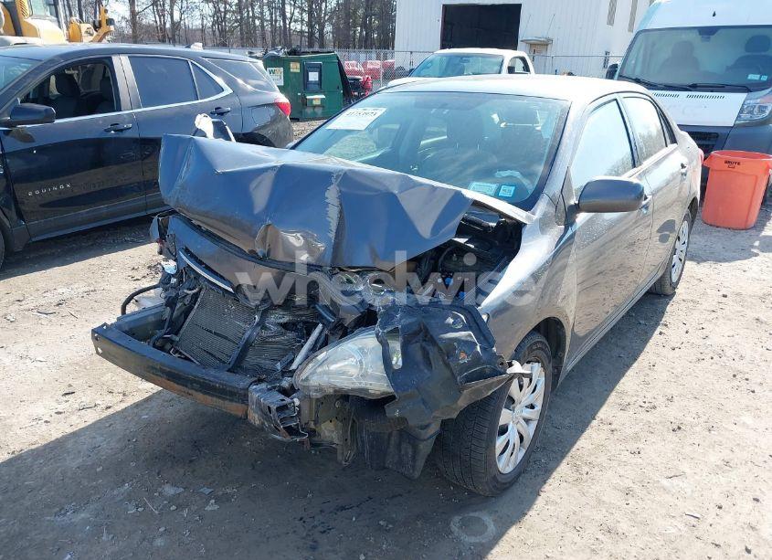 Photo 6 of 2013 Toyota Corolla LE (VIN 5YFBU4EE4DP185819)