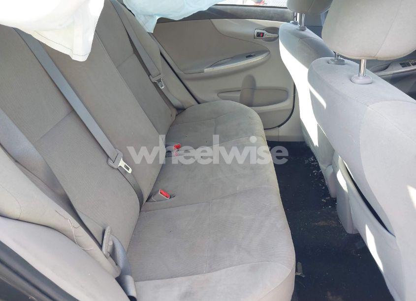 Photo 8 of 2013 Toyota Corolla LE (VIN 5YFBU4EE4DP185819)