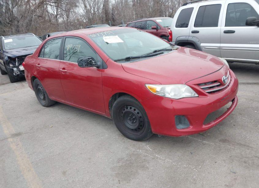 2013 Toyota Corolla LE (VIN 5YFBU4EE4DP186260) main photo