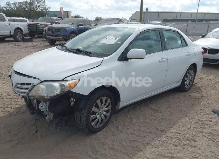 Photo 2 of 2013 Toyota Corolla LE (VIN 5YFBU4EE4DP192527)
