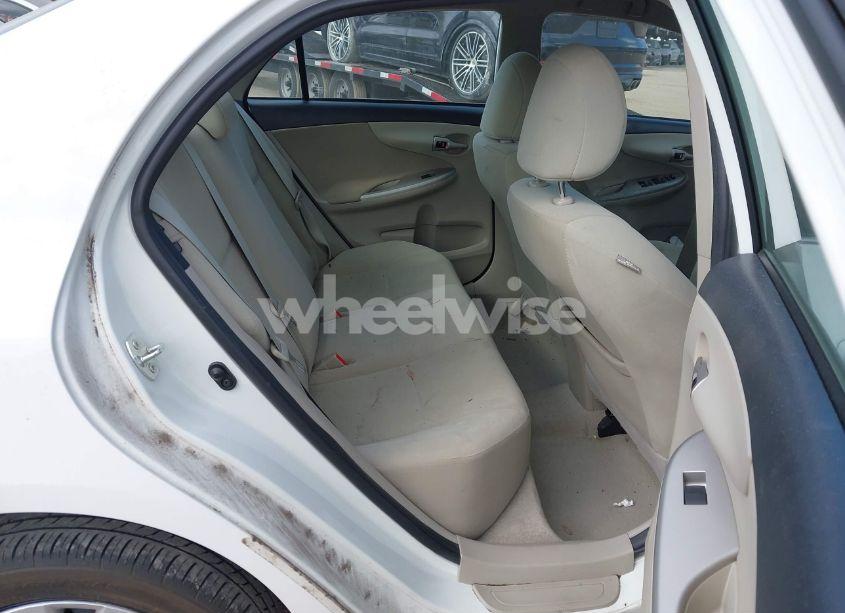 Photo 8 of 2013 Toyota Corolla LE (VIN 5YFBU4EE4DP192527)