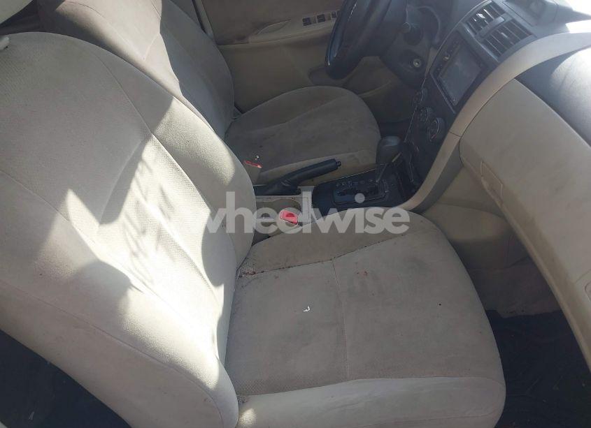 Photo 5 of 2013 Toyota Corolla L/LE/LE SPECIAL EDITION/S/S SPECIAL EDITION (VIN 5YFBU4EE4DP198098)