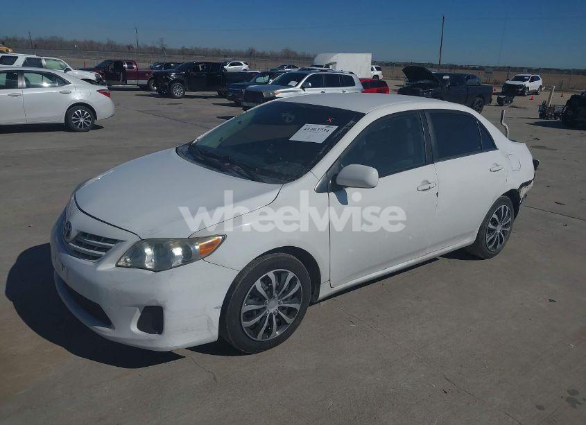 Photo 2 of 2013 Toyota Corolla LE (VIN 5YFBU4EE4DP198764)
