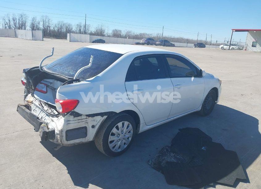 Photo 4 of 2013 Toyota Corolla LE (VIN 5YFBU4EE4DP198764)