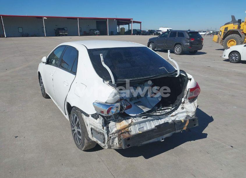 Photo 6 of 2013 Toyota Corolla LE (VIN 5YFBU4EE4DP198764)