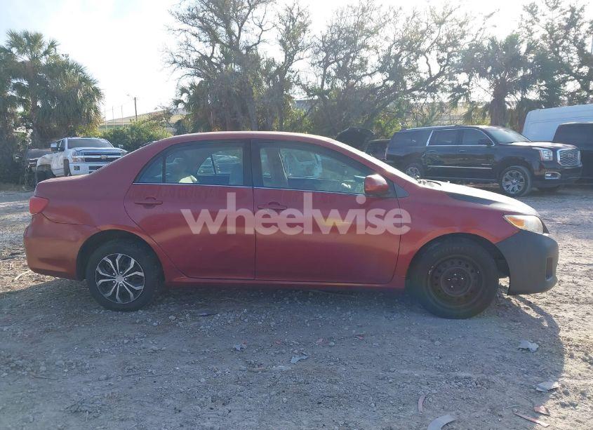 Photo 13 of 2013 Toyota Corolla LE (VIN 5YFBU4EE4DP204028)