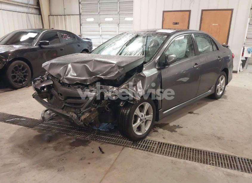 Photo 2 of 2013 Toyota Corolla S (VIN 5YFBU4EE5DP080870)