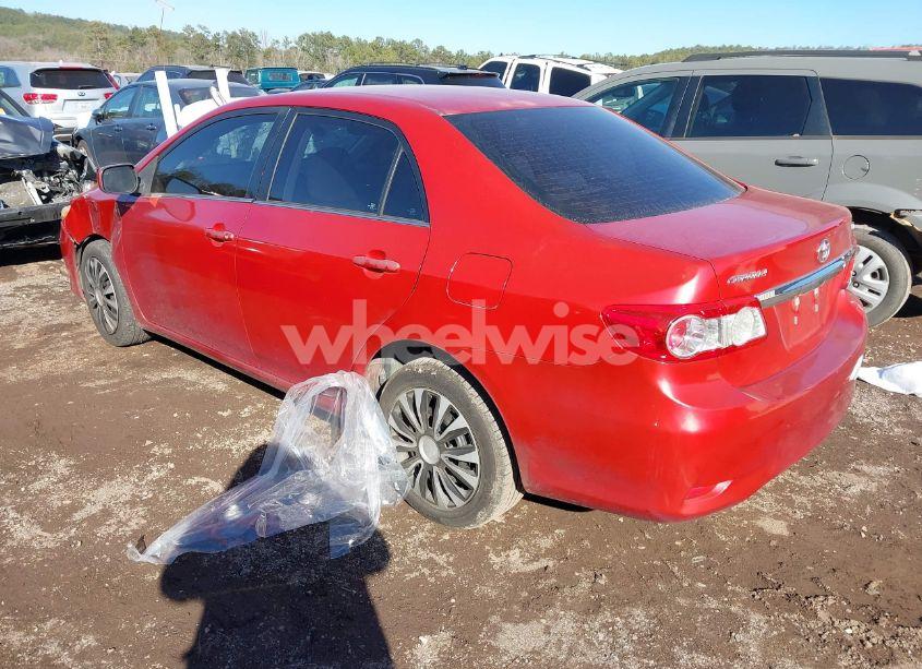 Photo 3 of 2013 Toyota Corolla LE (VIN 5YFBU4EE5DP083171)