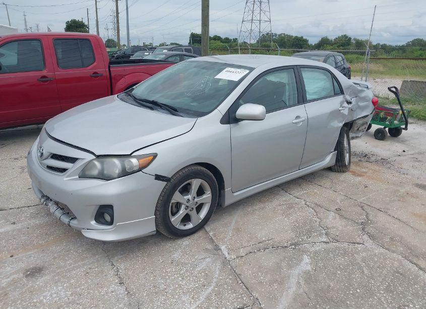 Photo 2 of 2013 Toyota Corolla S (VIN 5YFBU4EE5DP086300)