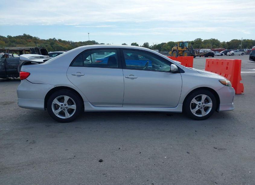 Photo 13 of 2013 Toyota Corolla S (VIN 5YFBU4EE5DP104343)