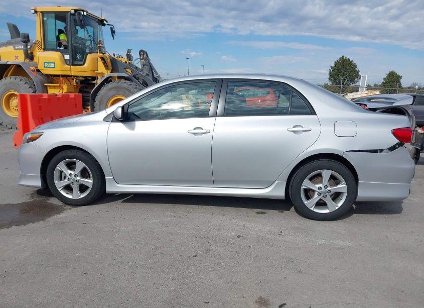 Photo 14 of 2013 Toyota Corolla S (VIN 5YFBU4EE5DP104343)