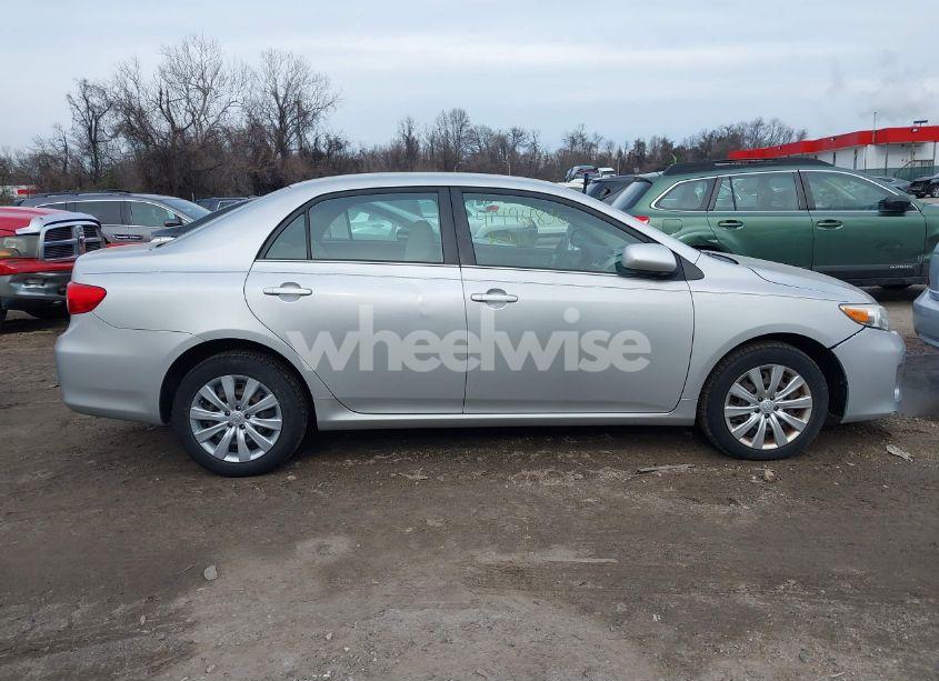 Photo 13 of 2013 Toyota Corolla LE (VIN 5YFBU4EE5DP106805)