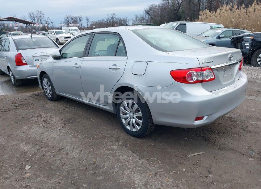 Photo 3 of 2013 Toyota Corolla LE (VIN 5YFBU4EE5DP106805)