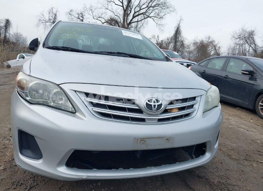 Photo 6 of 2013 Toyota Corolla LE (VIN 5YFBU4EE5DP106805)