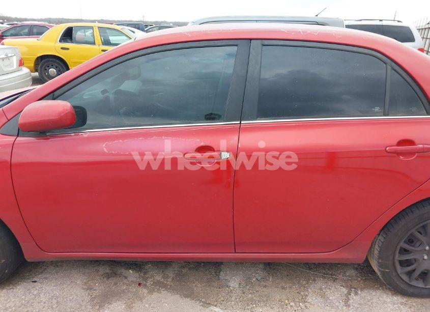 Photo 14 of 2013 Toyota Corolla LE (VIN 5YFBU4EE5DP112586)