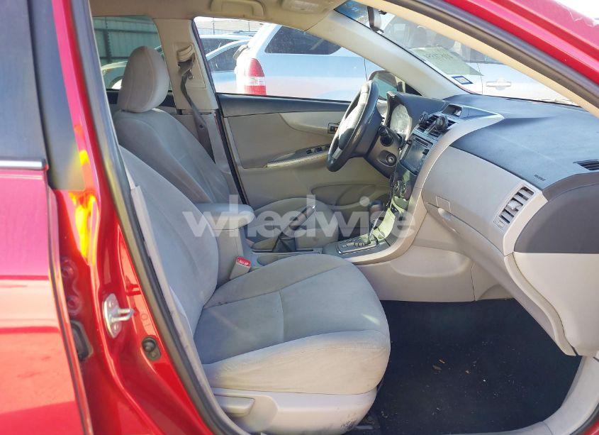 Photo 5 of 2013 Toyota Corolla LE (VIN 5YFBU4EE5DP112586)