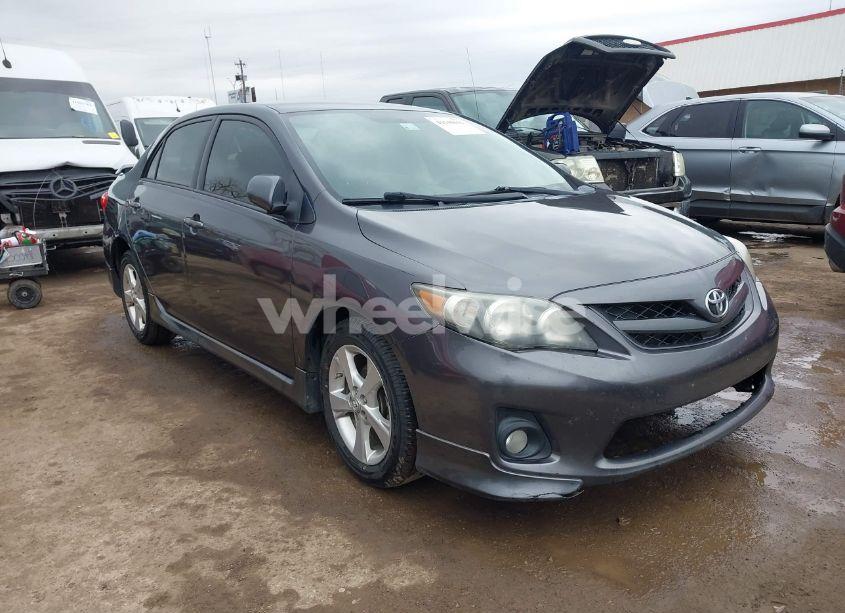 2013 Toyota Corolla S (VIN 5YFBU4EE5DP129713) main photo