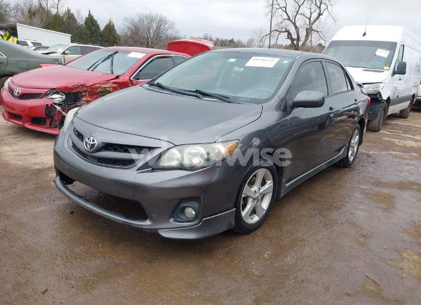 Photo 2 of 2013 Toyota Corolla S (VIN 5YFBU4EE5DP129713)