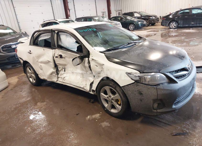 2013 Toyota Corolla S (VIN 5YFBU4EE5DP145054) main photo