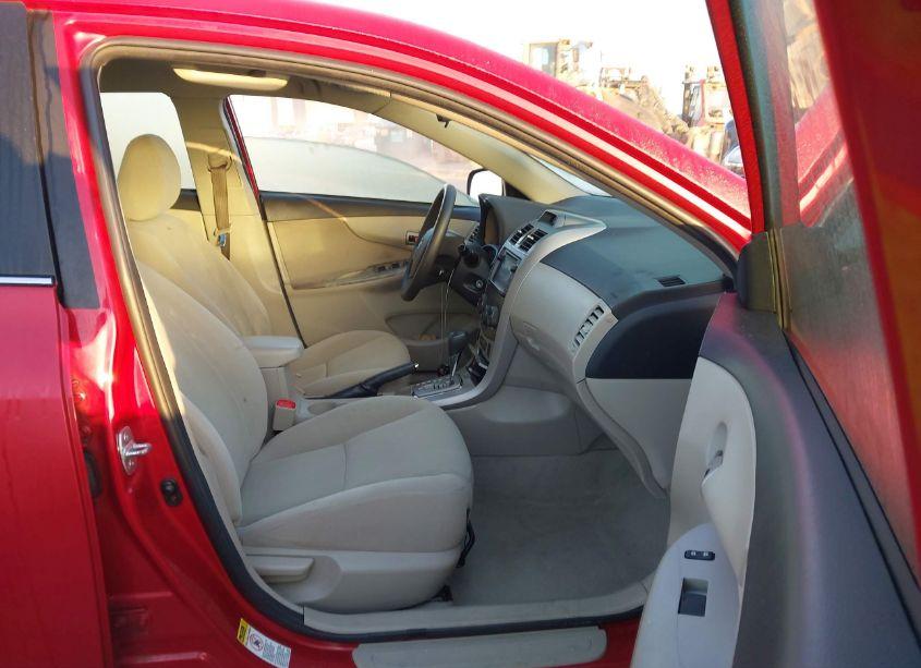 Photo 5 of 2013 Toyota Corolla LE (VIN 5YFBU4EE5DP146351)