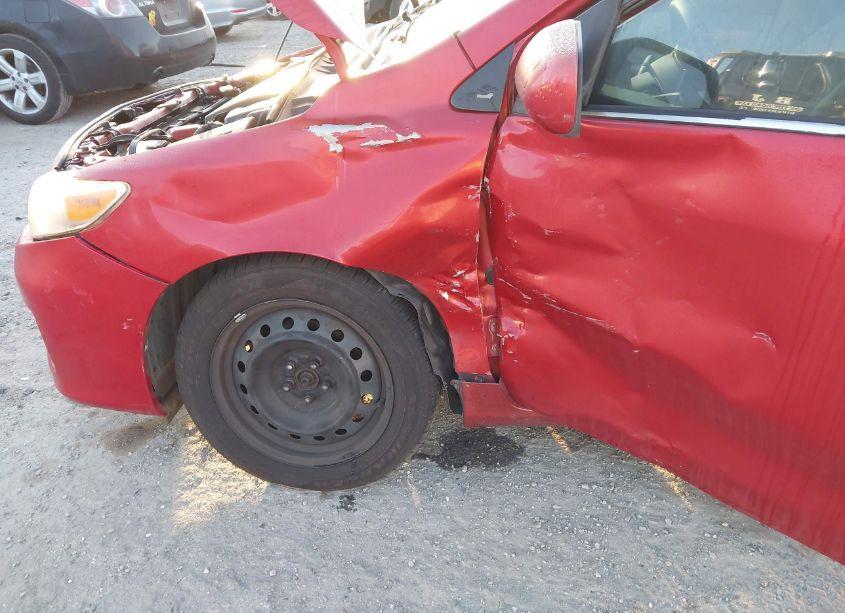 Photo 6 of 2013 Toyota Corolla LE (VIN 5YFBU4EE5DP146351)