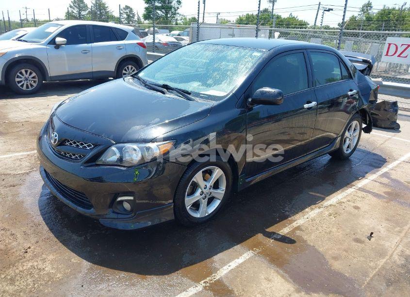 Photo 2 of 2013 Toyota Corolla S (VIN 5YFBU4EE5DP148326)