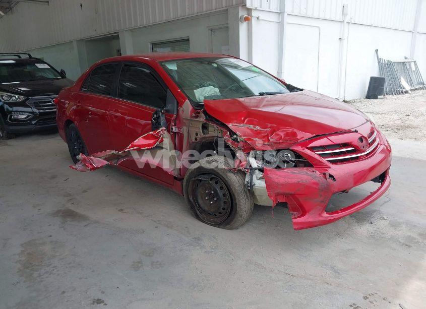 2013 Toyota Corolla LE (VIN 5YFBU4EE5DP155664) main photo