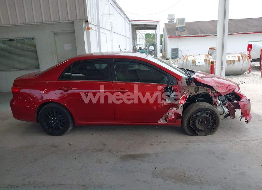 Photo 13 of 2013 Toyota Corolla LE (VIN 5YFBU4EE5DP155664)