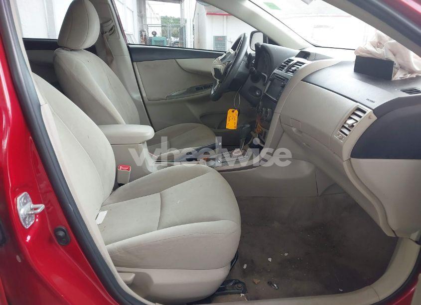 Photo 5 of 2013 Toyota Corolla LE (VIN 5YFBU4EE5DP155664)