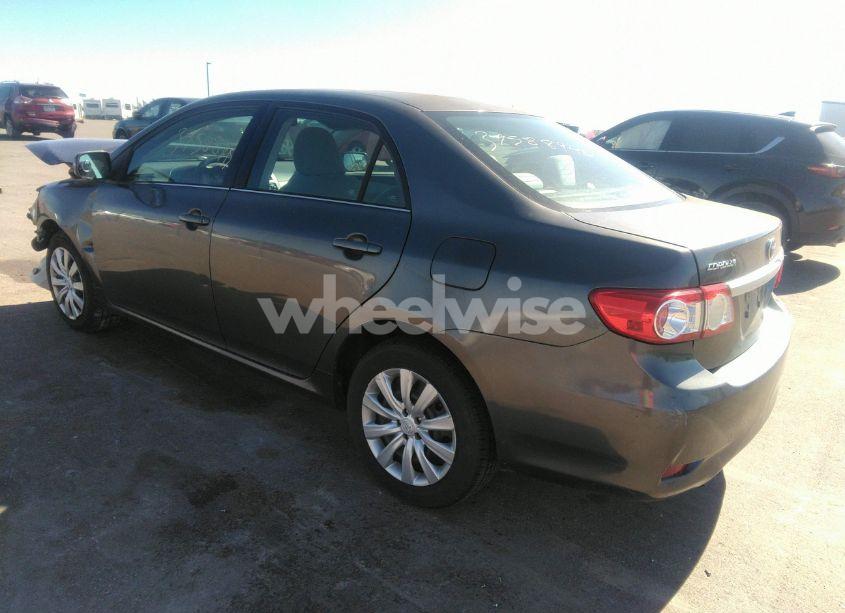 Photo 3 of 2013 Toyota Corolla LE (VIN 5YFBU4EE5DP157379)