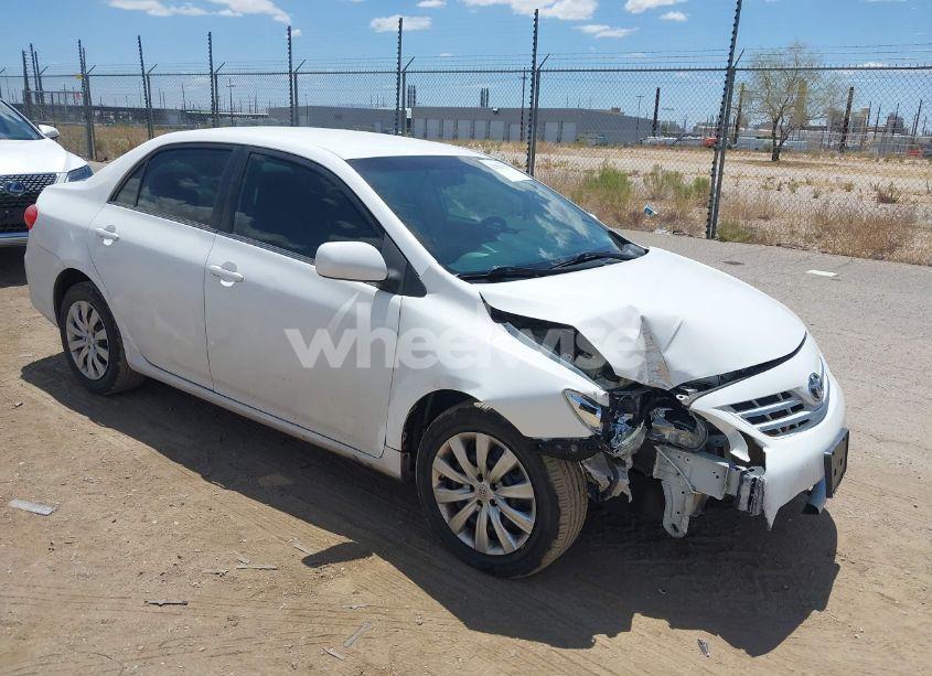 2013 Toyota Corolla LE (VIN 5YFBU4EE5DP165756) main photo