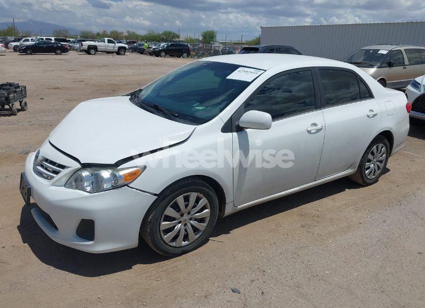 Photo 2 of 2013 Toyota Corolla LE (VIN 5YFBU4EE5DP165756)