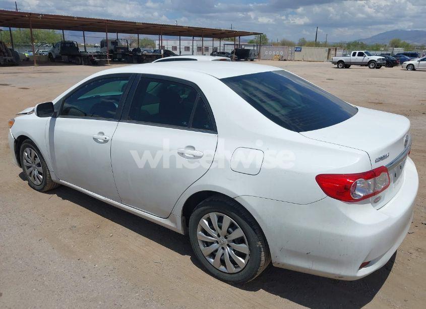 Photo 3 of 2013 Toyota Corolla LE (VIN 5YFBU4EE5DP165756)