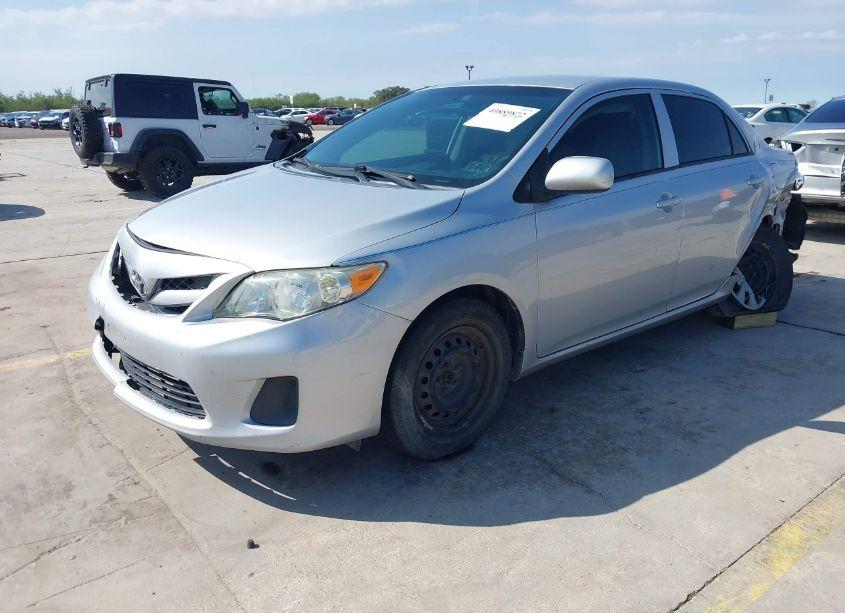 Photo 2 of 2013 Toyota Corolla L (VIN 5YFBU4EE5DP169192)