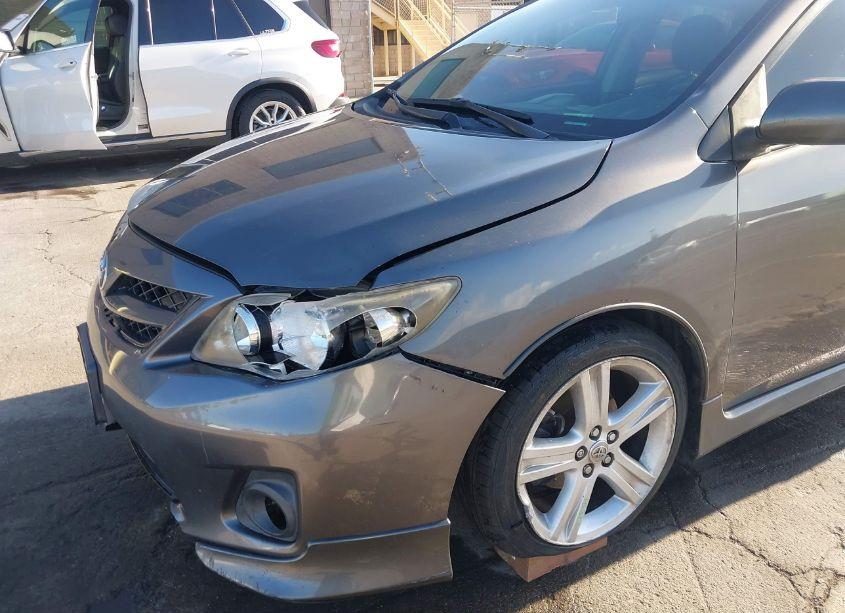 Photo 6 of 2013 Toyota Corolla S (VIN 5YFBU4EE5DP171248)