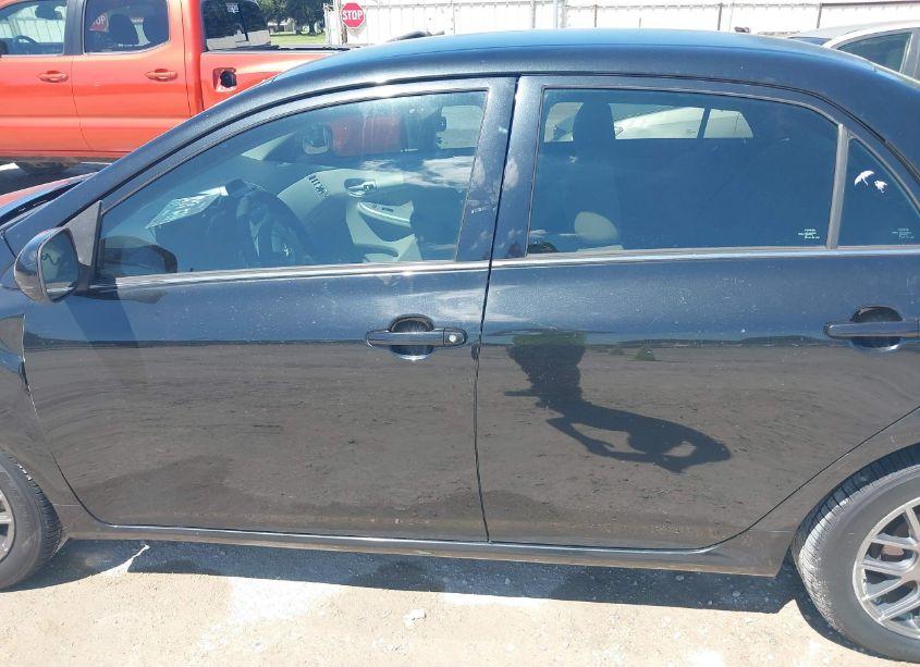 Photo 14 of 2013 Toyota Corolla LE (VIN 5YFBU4EE5DP174537)