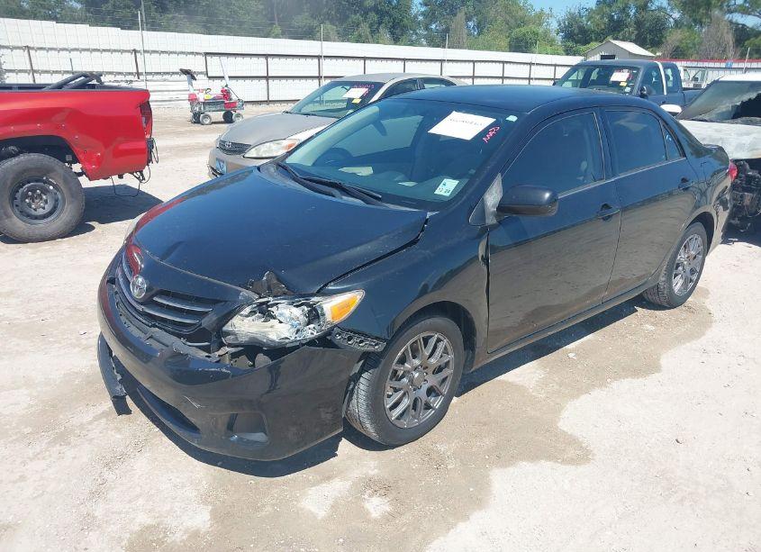 Photo 2 of 2013 Toyota Corolla LE (VIN 5YFBU4EE5DP174537)
