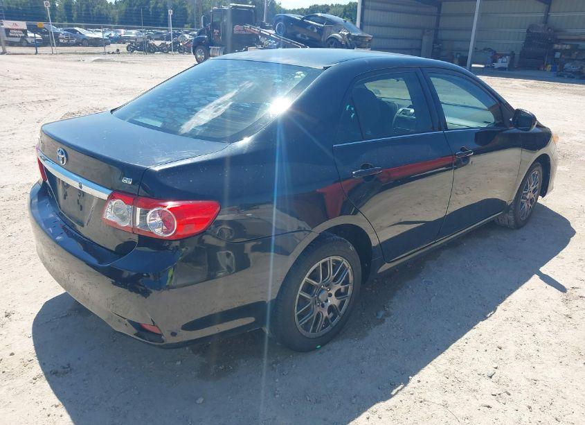 Photo 4 of 2013 Toyota Corolla LE (VIN 5YFBU4EE5DP174537)