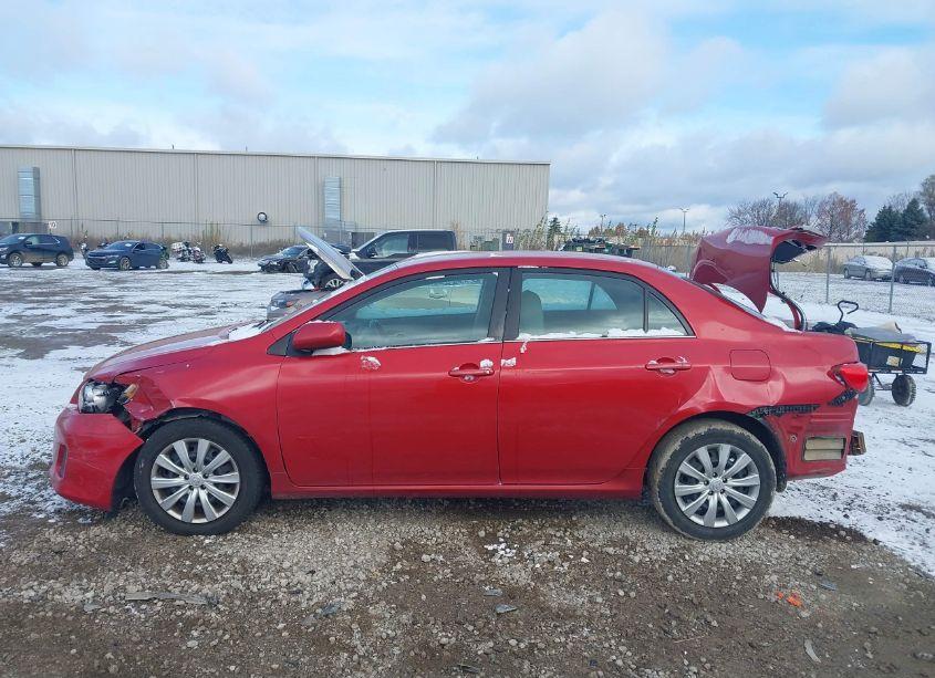 Photo 14 of 2013 Toyota Corolla LE (VIN 5YFBU4EE5DP175901)