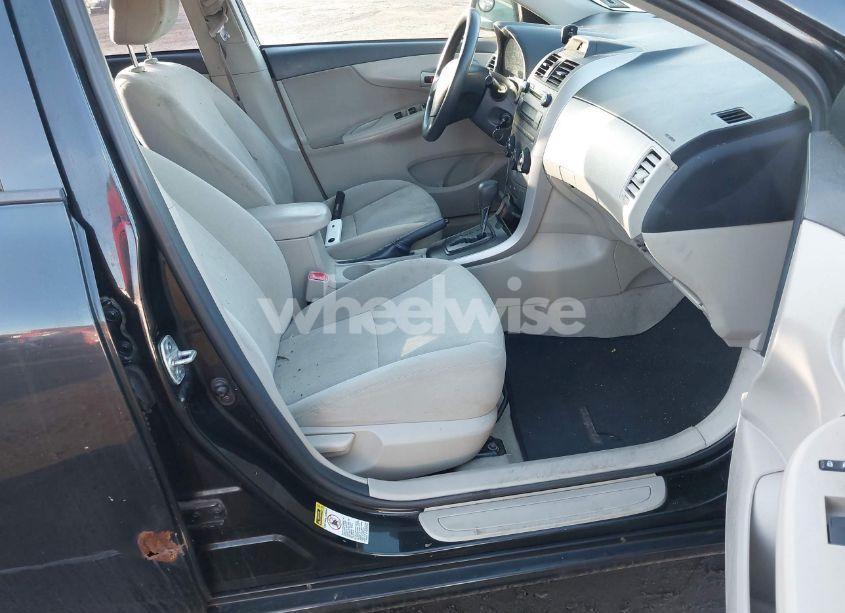 Photo 5 of 2013 Toyota Corolla L (VIN 5YFBU4EE5DP175980)